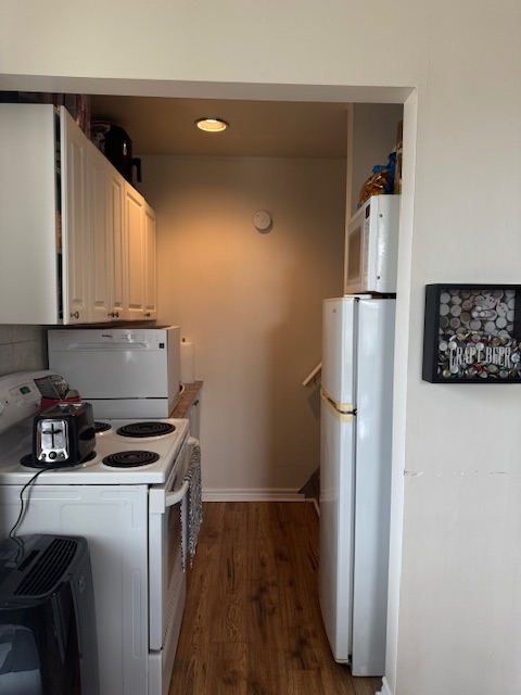 2 Bedroom in prime downtown Sudbury - Photo 9