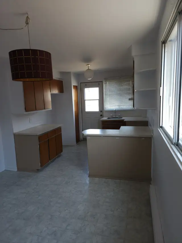 5 1/2 with air conditioner, one balcony and one patio - Photo 7