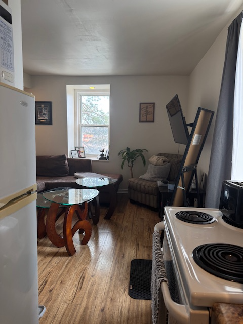 2 Bedroom in prime downtown Sudbury - Photo 9