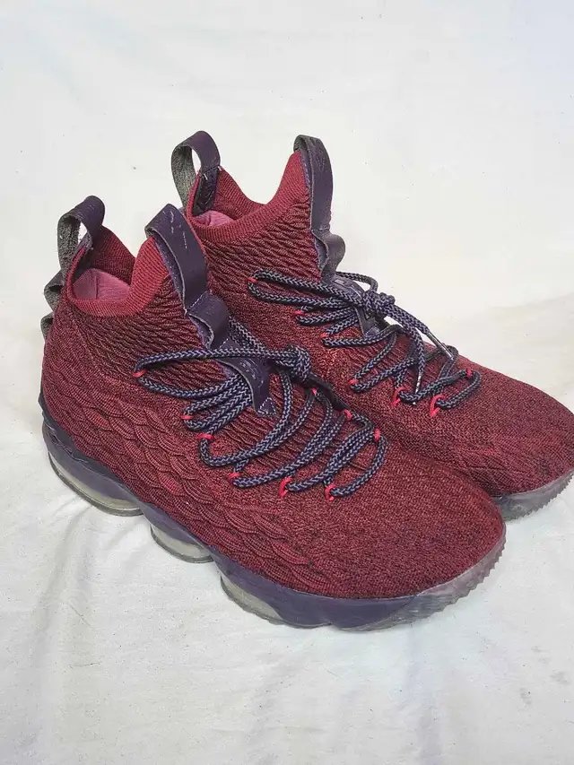 LeBron 15 men's size 10 US