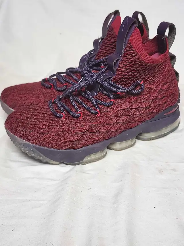 LeBron 15 men's size 10 US - Photo 3