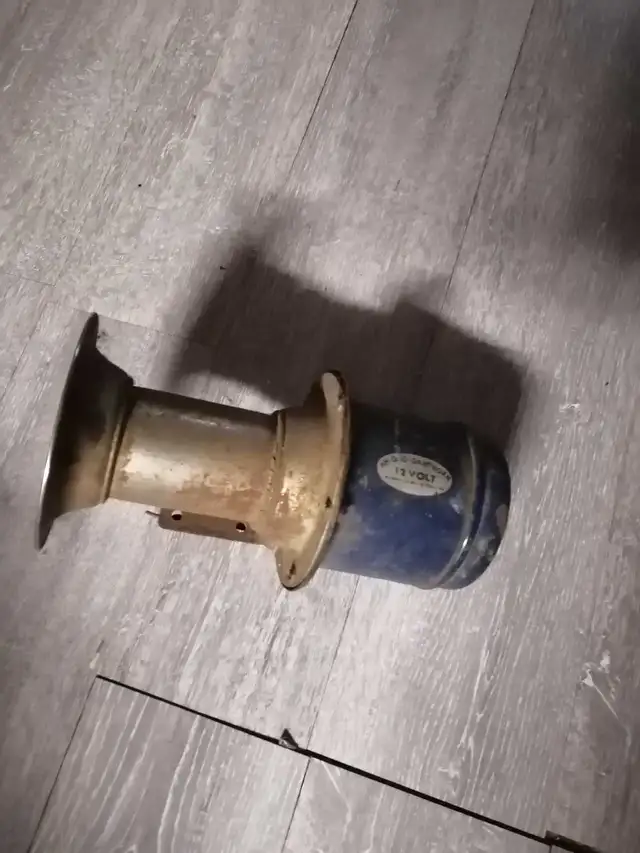 a  Horn from the 1950s - Photo 3