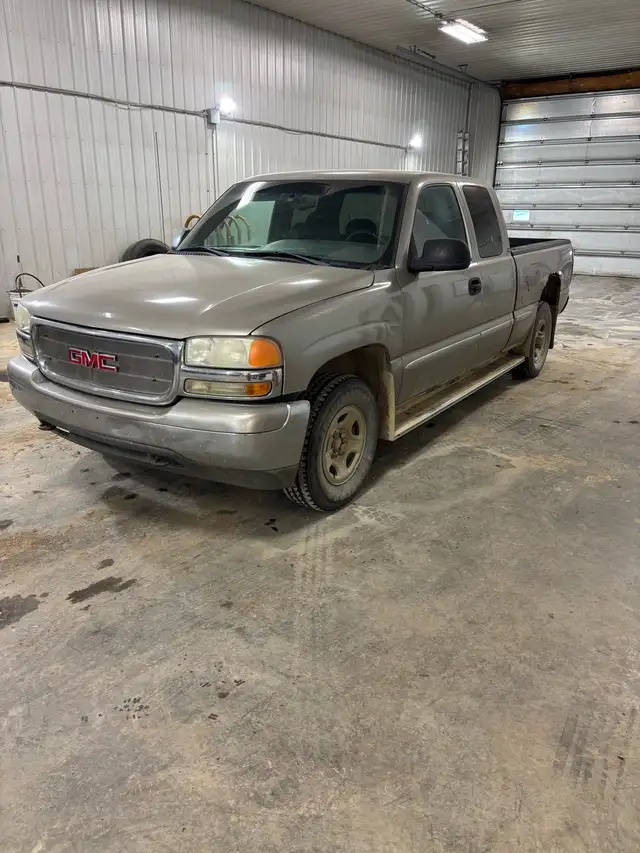 2001 GMC 1500 Supercab 4x4 - Photo 2