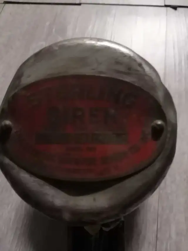 a Antique siren for a 1950s fire truck - Photo 3