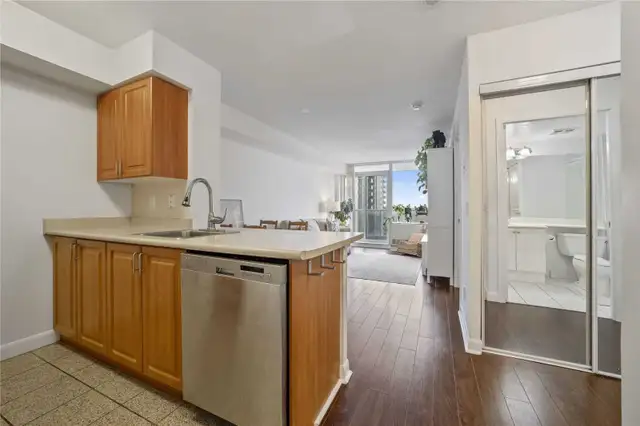 4978 Yonge Street – 1 Bedroom Condo for Rent (Prime Location) - Photo 2