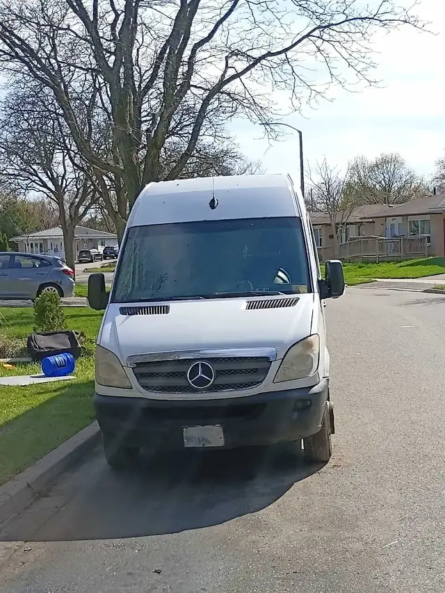 Sprinter 3500 Dually - Photo 2