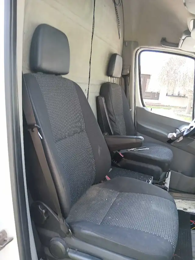 Sprinter 3500 Dually - Photo 9