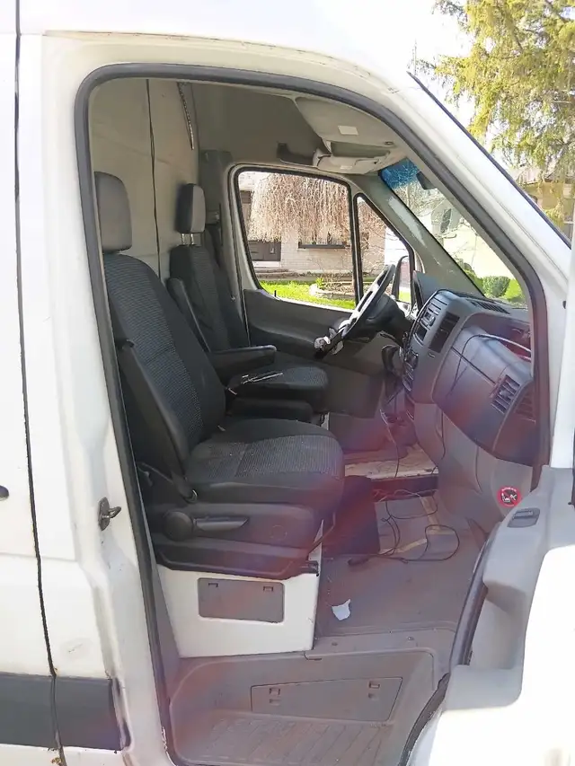 Sprinter 3500 Dually - Photo 10