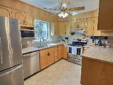 Gorgeous 2 Bedroom 1.5 Bath & Underground Parking - Photo 5
