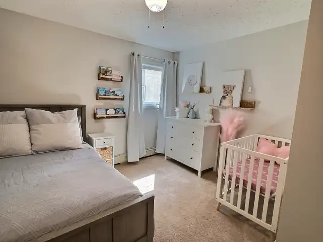 Gorgeous 2 Bedroom 1.5 Bath & Underground Parking - Photo 7