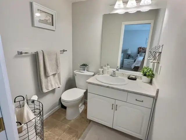 Gorgeous 2 Bedroom 1.5 Bath & Underground Parking - Photo 10