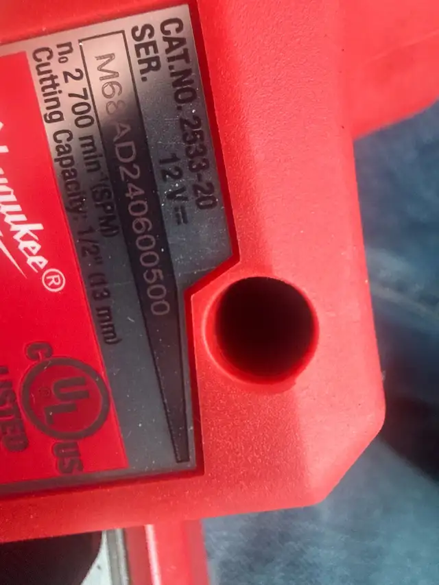 Milwaukee Fuel Brushless Hedge Trimmer Model 2533-20