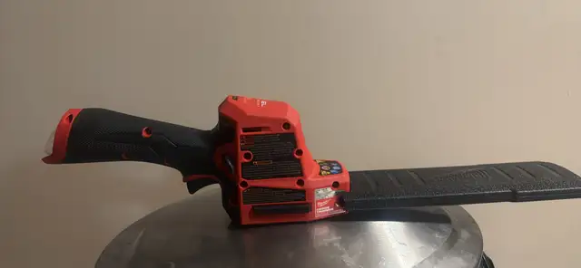 Milwaukee Fuel Brushless Hedge Trimmer Model 2533-20 - Photo 4