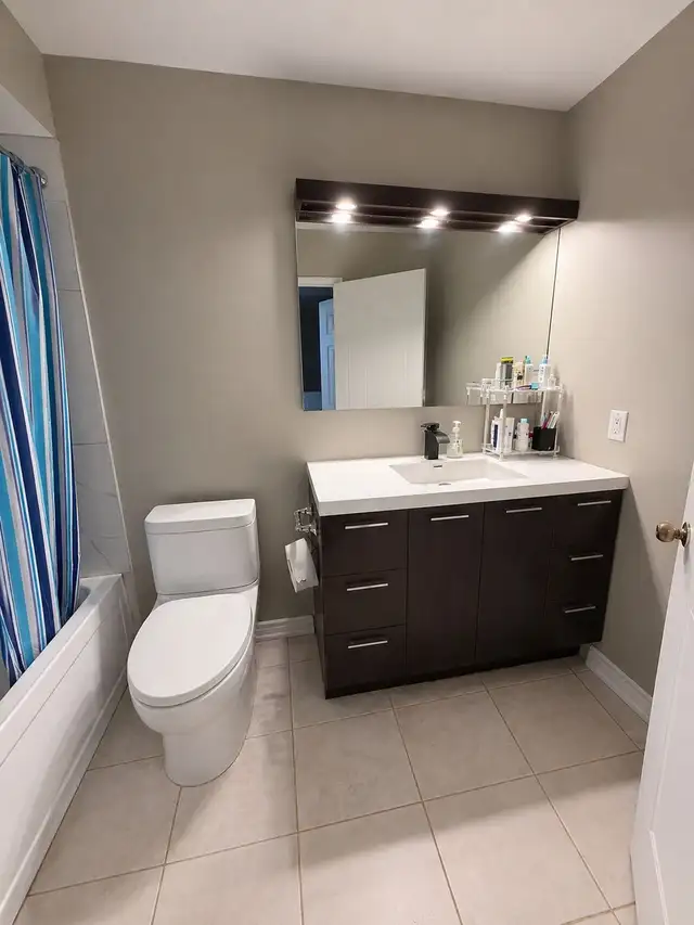 Main Floor Townhouse for Rent – Available June 15 - Photo 5