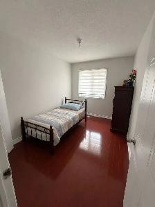 Main Floor Townhouse for Rent – Available June 15 - Photo 6