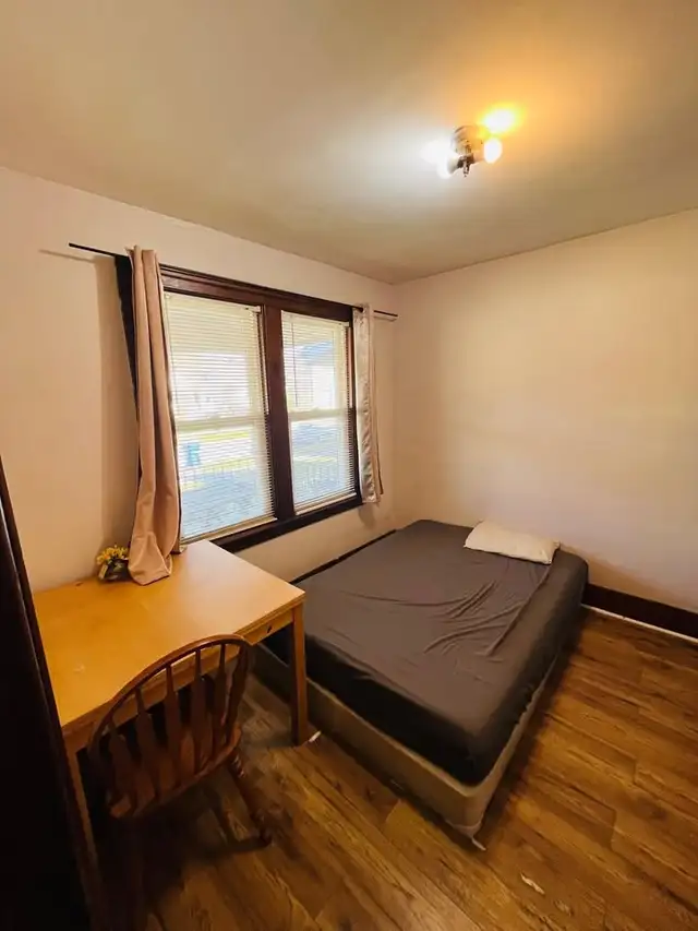 Rooms available near University of Windsor - Photo 3