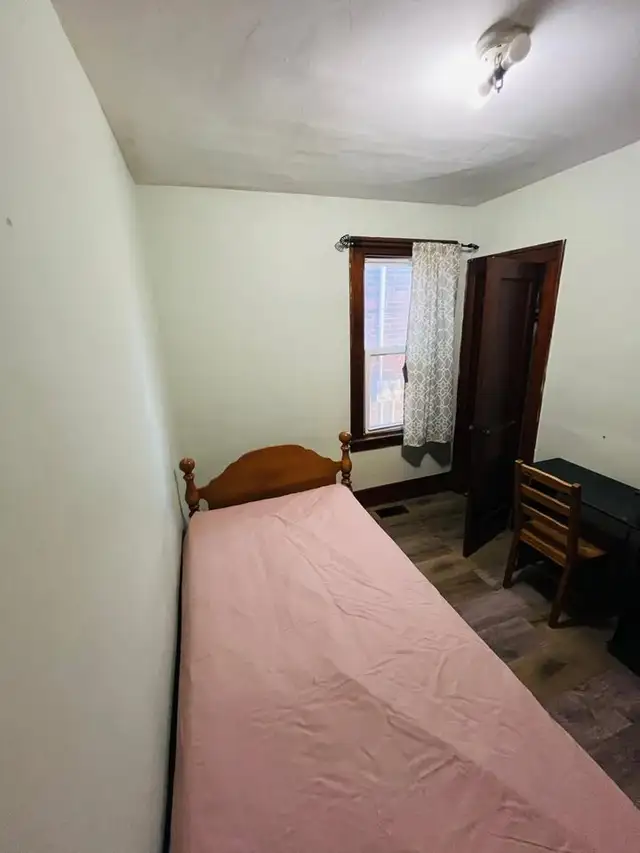 Rooms available near University of Windsor - Photo 10
