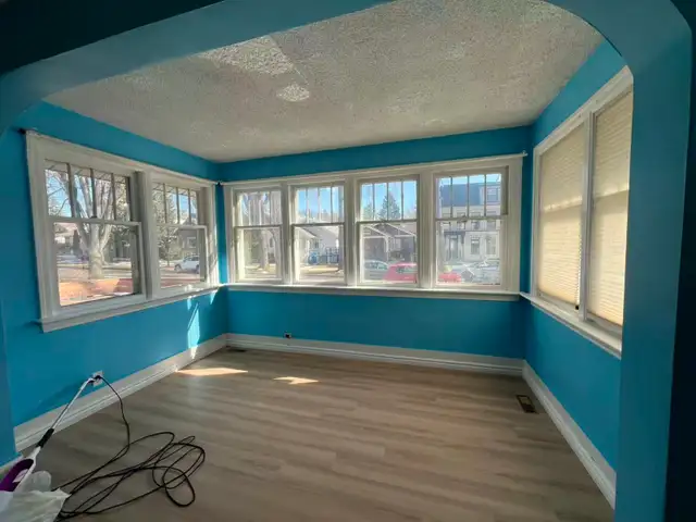 For Rent – Entire House 5 Bedrooms - Photo 2