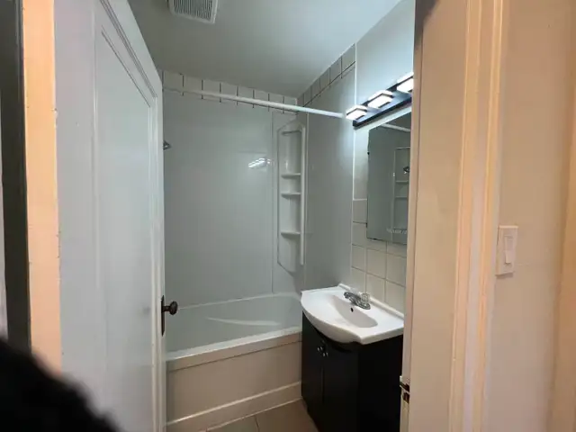 For Rent – Entire House 5 Bedrooms - Photo 5