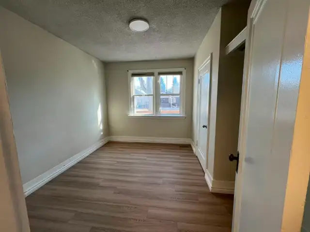 For Rent – Entire House 5 Bedrooms - Photo 7