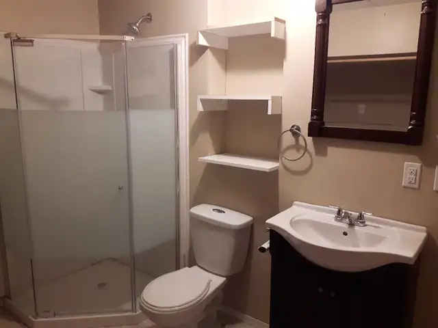 Room in Coaldale - Photo 4