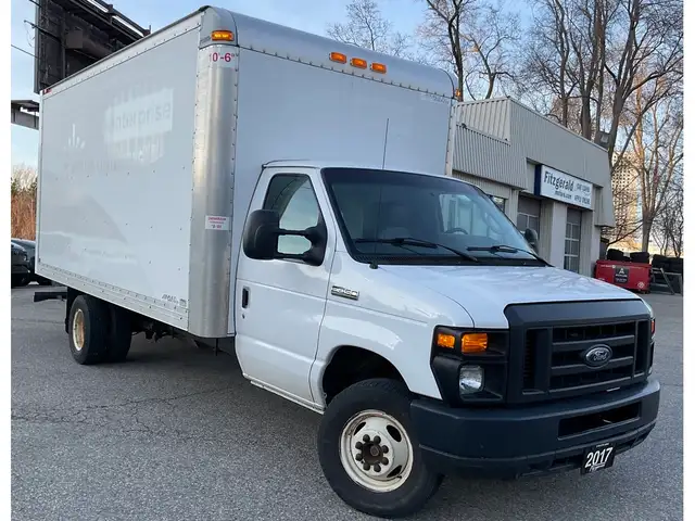 2017 Ford Econoline E450 - COMMERCIAL CUTAWAY CUBE VAN! DRW! AC!