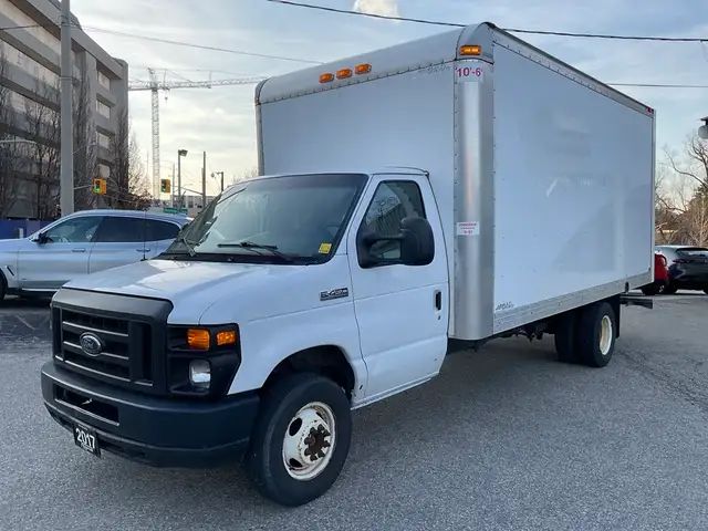2017 Ford Econoline E450 - COMMERCIAL CUTAWAY CUBE VAN! DRW! AC! - Photo 3
