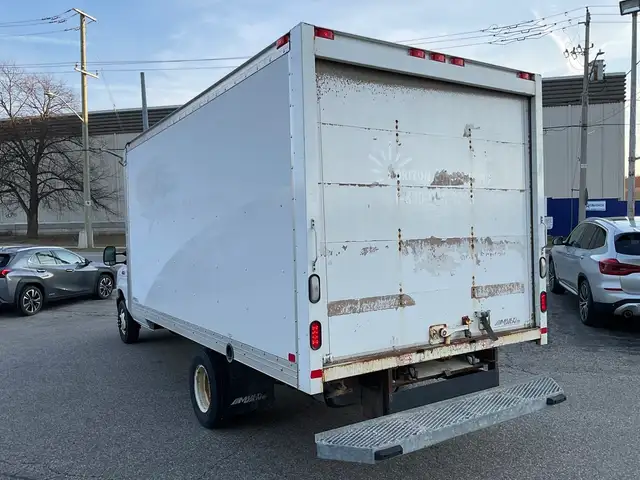 2017 Ford Econoline E450 - COMMERCIAL CUTAWAY CUBE VAN! DRW! AC! - Photo 5