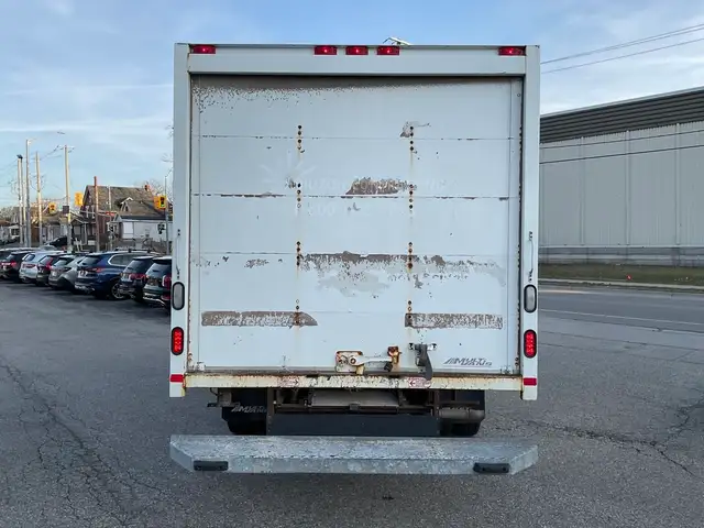 2017 Ford Econoline E450 - COMMERCIAL CUTAWAY CUBE VAN! DRW! AC! - Photo 6