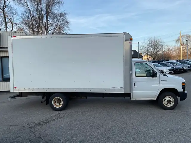 2017 Ford Econoline E450 - COMMERCIAL CUTAWAY CUBE VAN! DRW! AC! - Photo 8