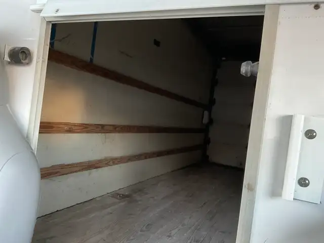 2017 Ford Econoline E450 - COMMERCIAL CUTAWAY CUBE VAN! DRW! AC! - Photo 16