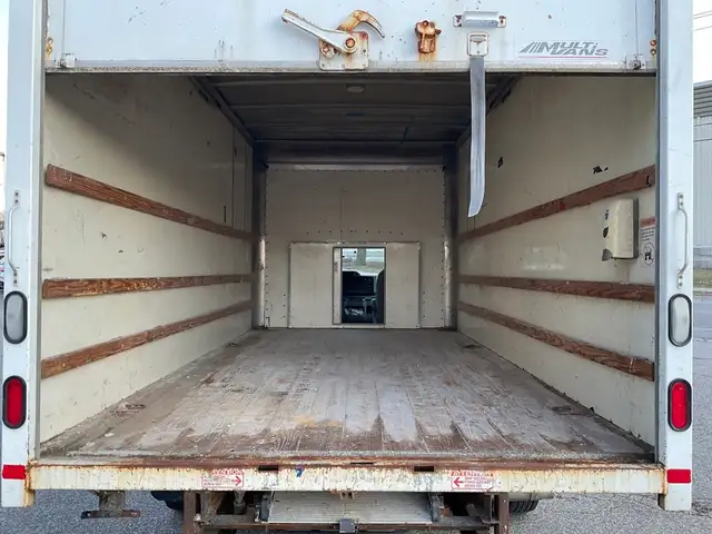 2017 Ford Econoline E450 - COMMERCIAL CUTAWAY CUBE VAN! DRW! AC! - Photo 18