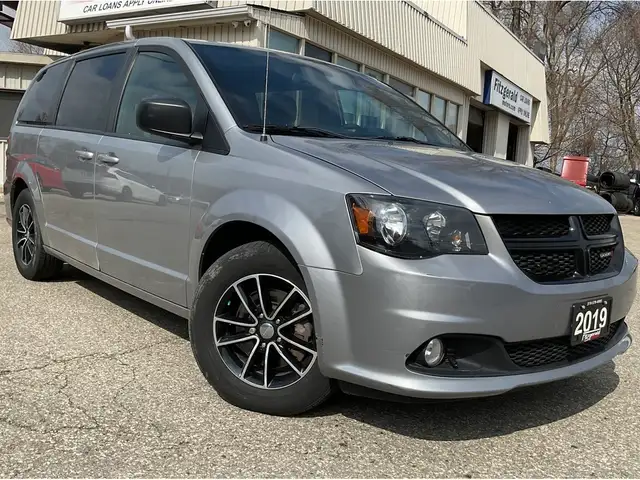 2019 Dodge Grand Caravan SXT - ALLOYS! BACK-UP CAM! DVD! STOW N