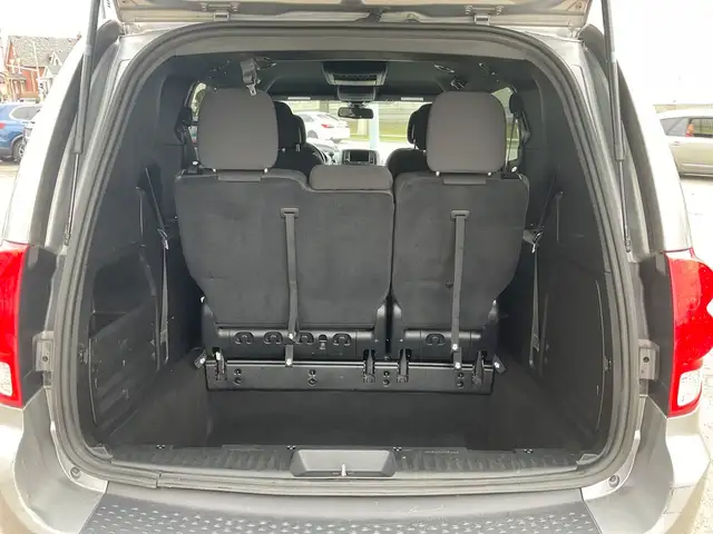 2019 Dodge Grand Caravan SXT - ALLOYS! BACK-UP CAM! DVD! STOW N - Photo 11