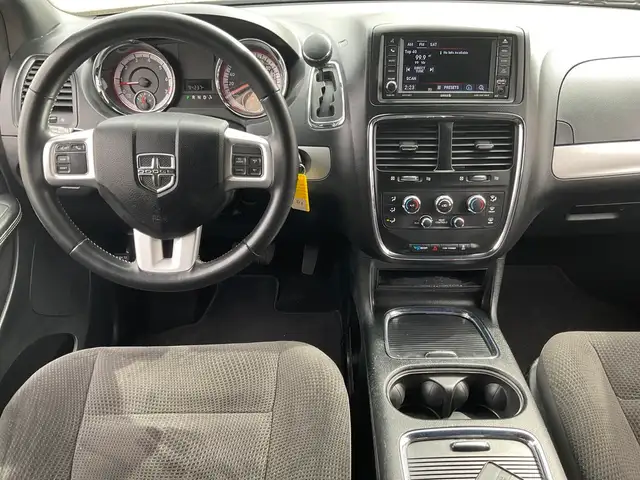 2019 Dodge Grand Caravan SXT - ALLOYS! BACK-UP CAM! DVD! STOW N - Photo 15