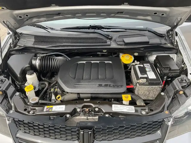 2019 Dodge Grand Caravan SXT - ALLOYS! BACK-UP CAM! DVD! STOW N - Photo 28