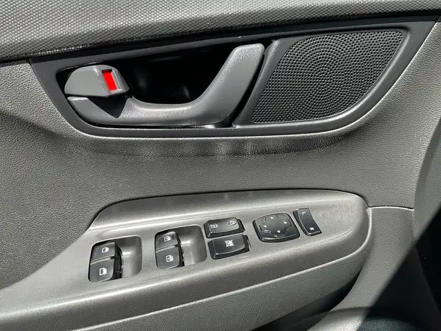 2019 Hyundai Kona PREFERRED AWD - CARPLAY! BACK-UP CAM! BSM! - Photo 12