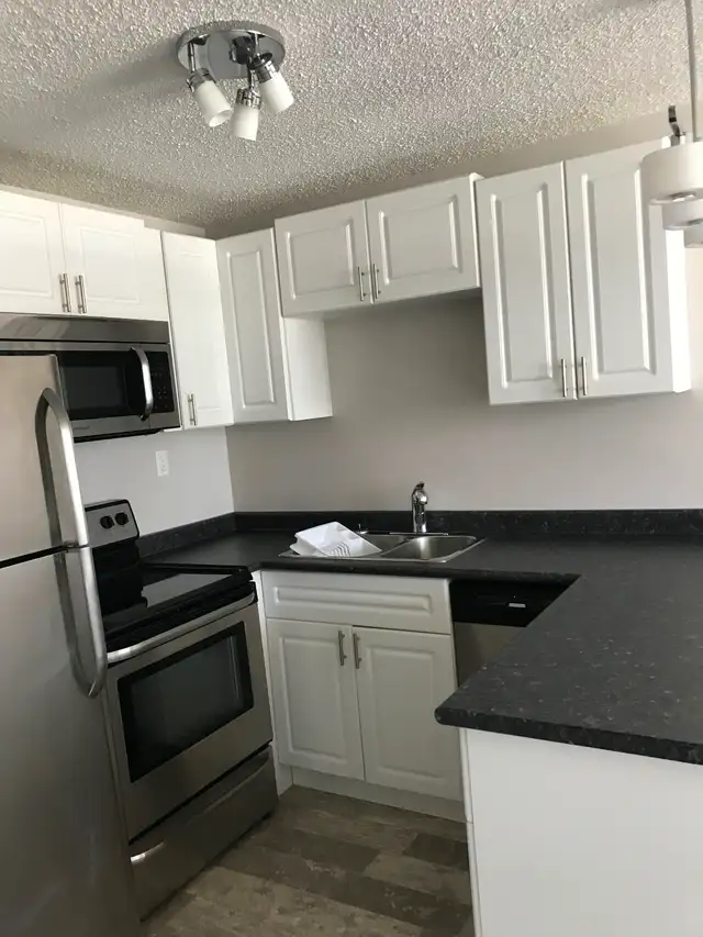 Condo on 7th Street for Rent - Photo 2