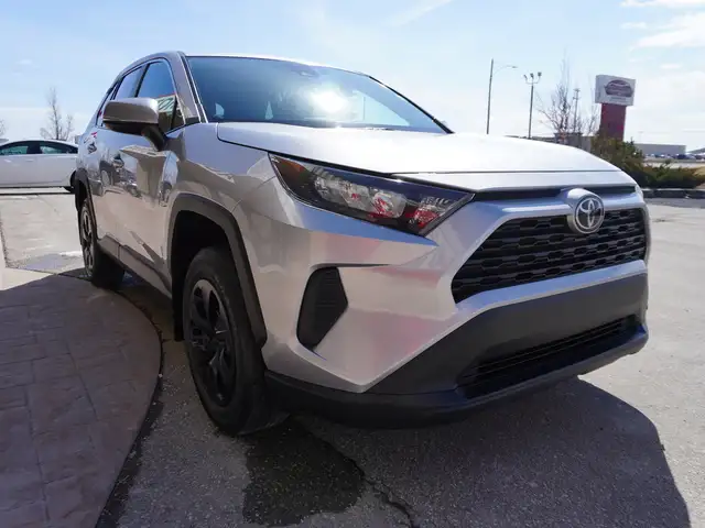 2023 Toyota RAV4 LE AWD - ONLY 40,000 KM | HTD SEATS | REV CAM - Photo 8