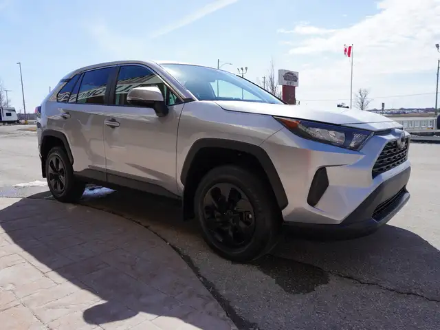 2023 Toyota RAV4 LE AWD - ONLY 40,000 KM | HTD SEATS | REV CAM - Photo 9