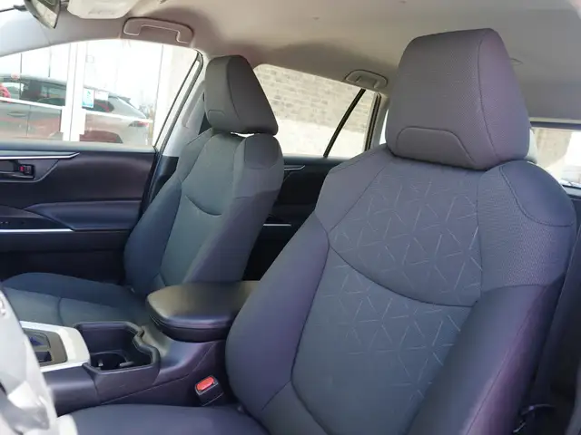 2023 Toyota RAV4 LE AWD - ONLY 40,000 KM | HTD SEATS | REV CAM - Photo 21