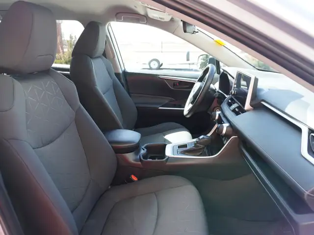 2023 Toyota RAV4 LE AWD - ONLY 40,000 KM | HTD SEATS | REV CAM - Photo 35