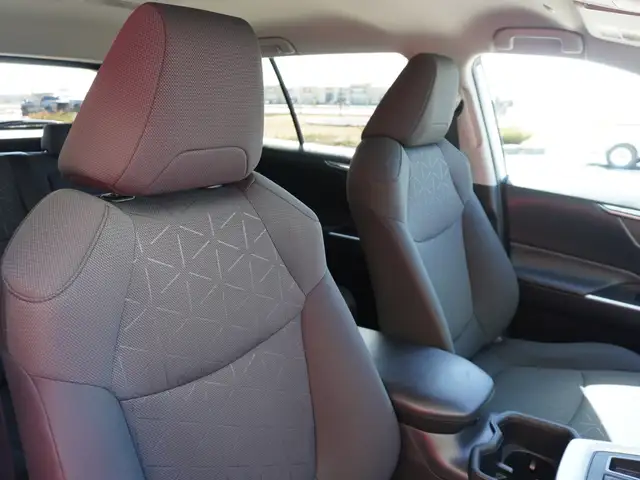 2023 Toyota RAV4 LE AWD - ONLY 40,000 KM | HTD SEATS | REV CAM - Photo 36