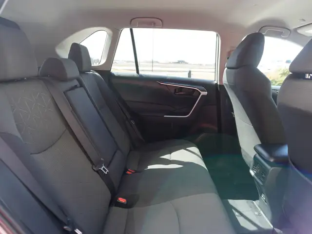 2023 Toyota RAV4 LE AWD - ONLY 40,000 KM | HTD SEATS | REV CAM - Photo 39