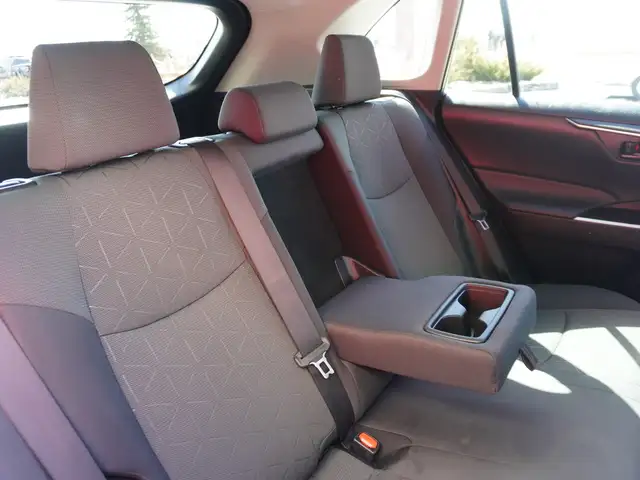 2023 Toyota RAV4 LE AWD - ONLY 40,000 KM | HTD SEATS | REV CAM - Photo 40