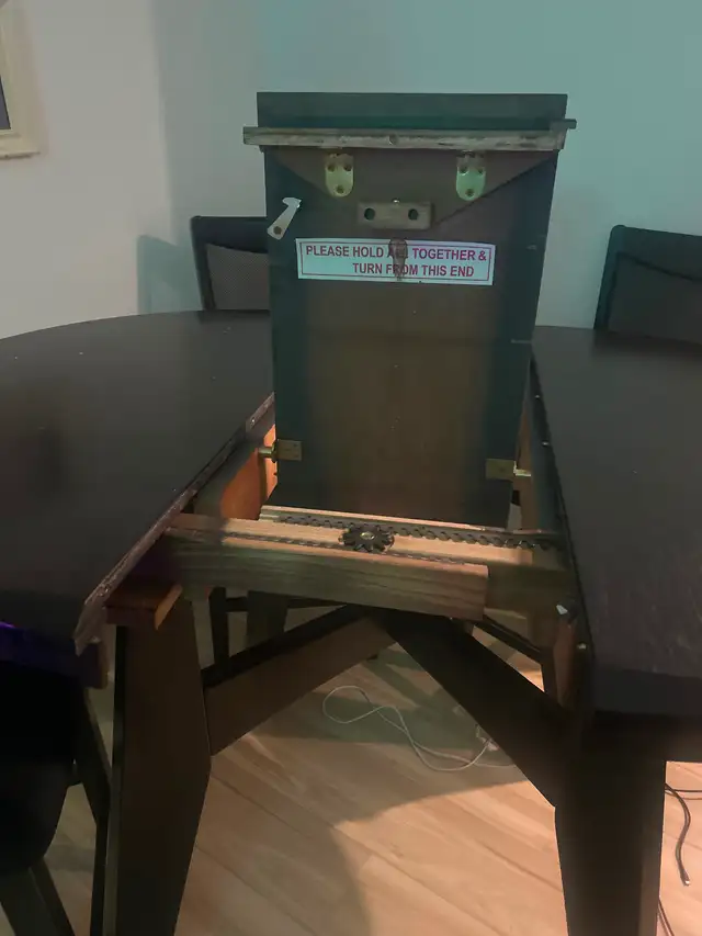 Chocolate brown Adjustable  dinning table - Photo 4