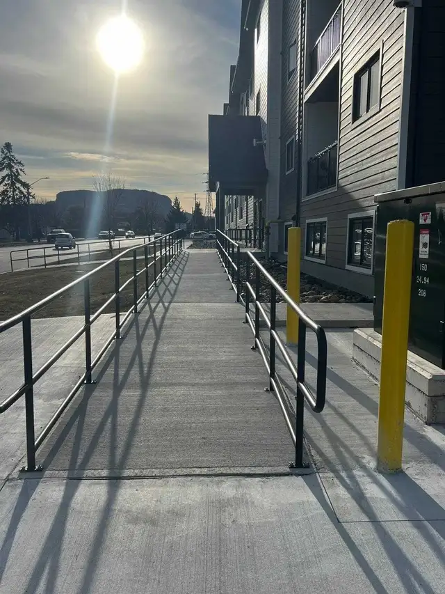 Kingsway Suites - Photo 3