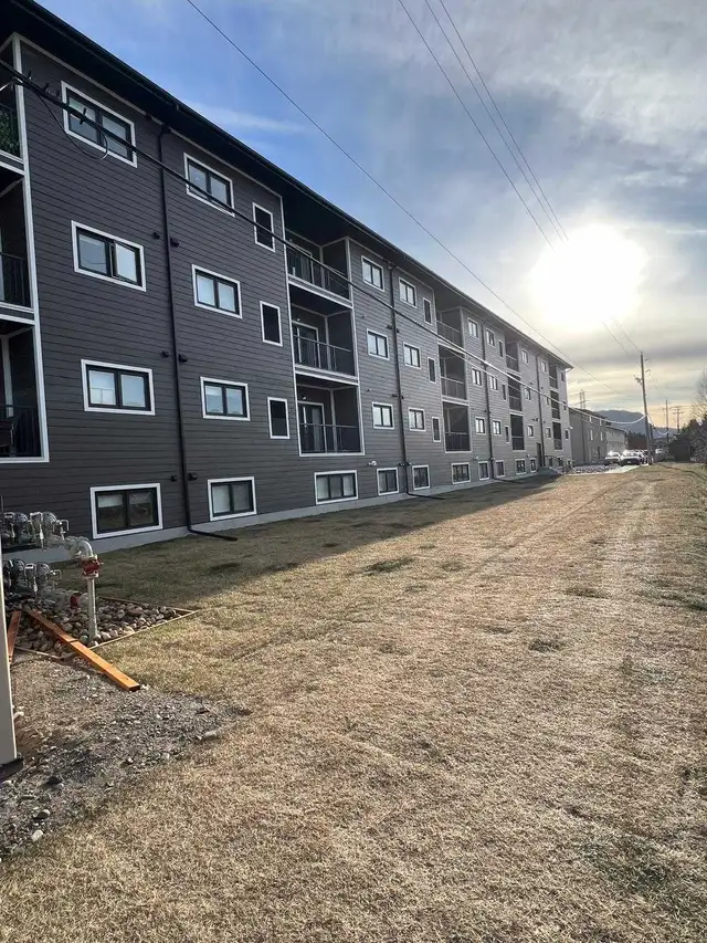 Kingsway Suites - Photo 4