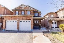 ROOM for RENT AVAILABLE