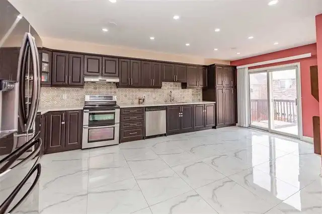 ROOM for RENT AVAILABLE - Photo 2